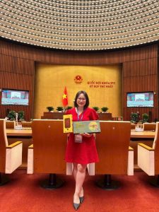 Nữ doanh nhân Trang Cody giới thiệu hộp quà tặng trà Cody Tea