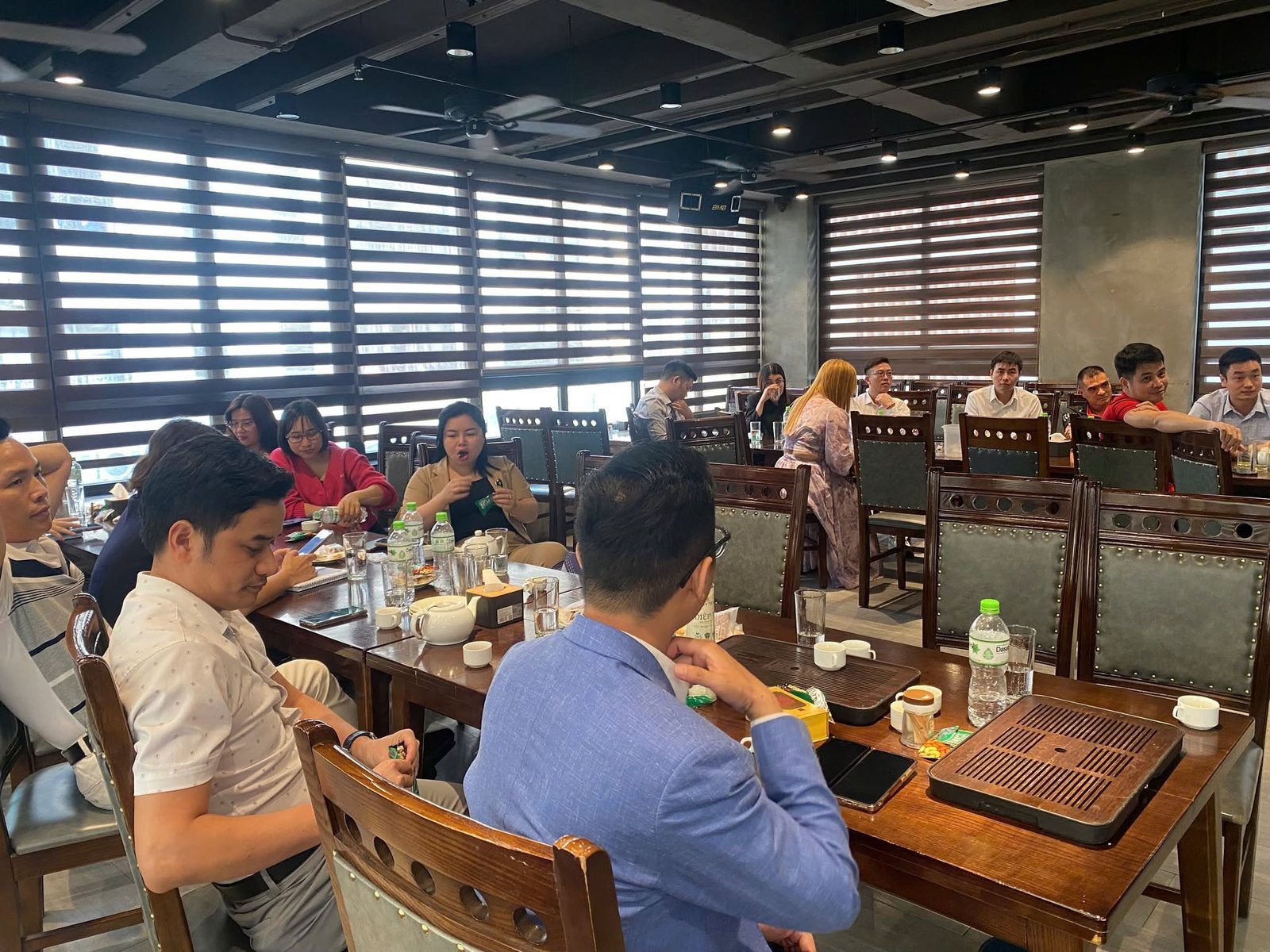 Quang cảnh họp định kỳ tháng 4 CLB CEO 1987